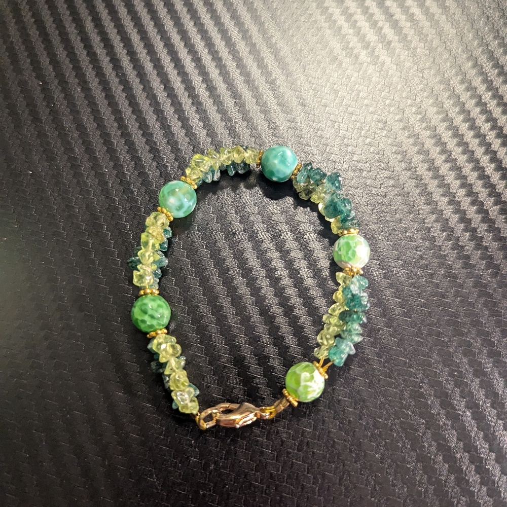 Elegant Green Beaded Bracelet